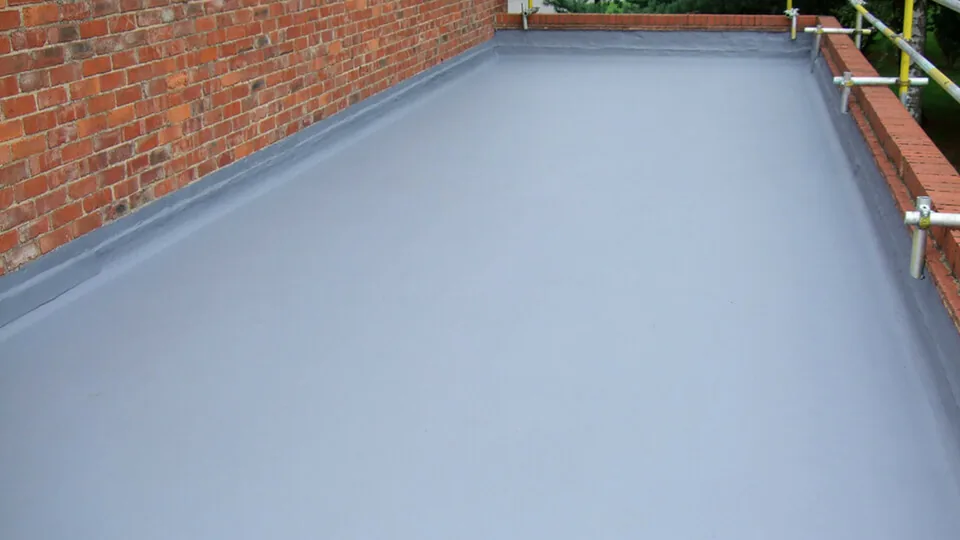 Polyurethane liquid membrane finish on a flat roof